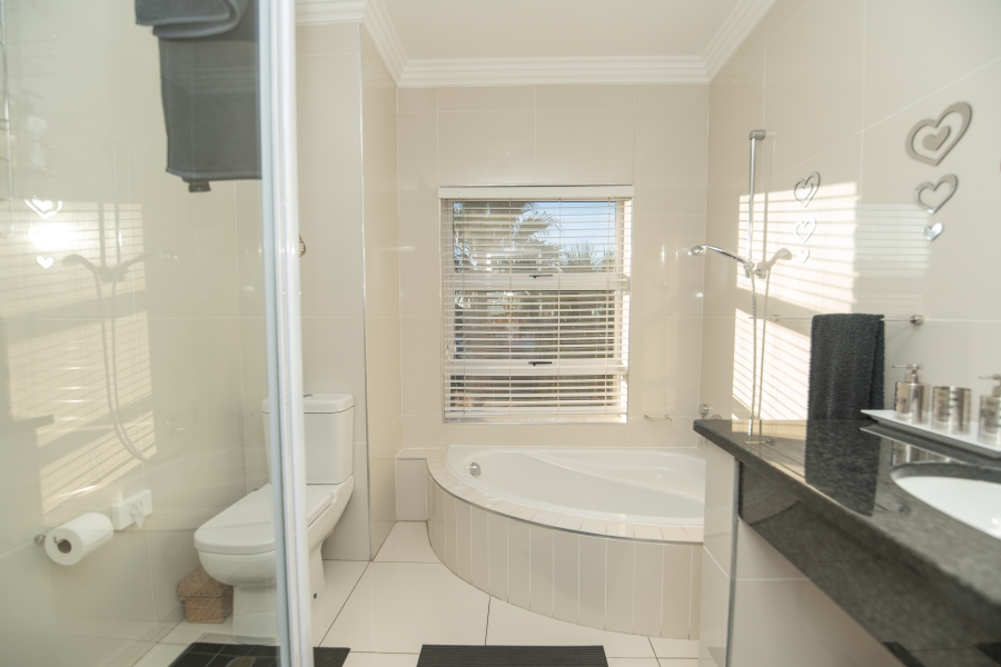 6 Bedroom Property for Sale in Humerail Eastern Cape